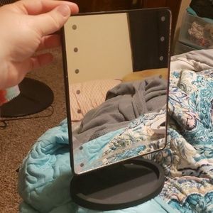 Vivitar dimmable lighted mirror